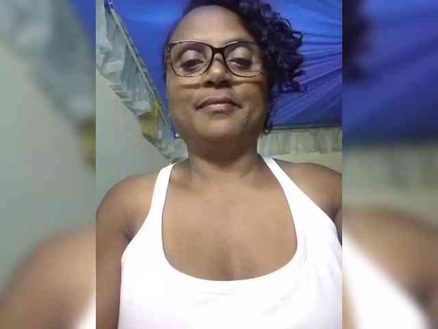 hotmomsexy webcam