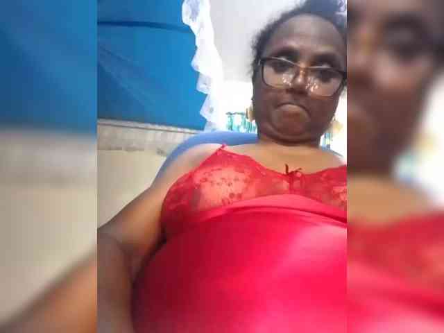 hotmomsexy webcam