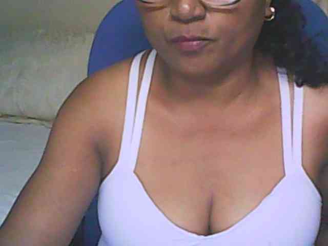 hotmomsexy webcam