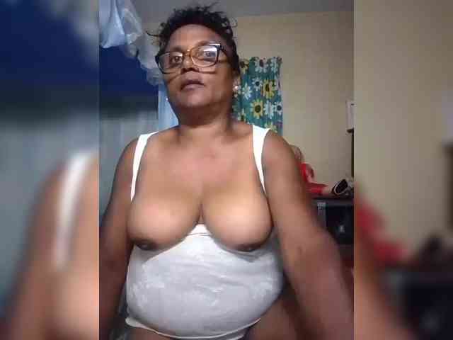 hotmomsexy webcam