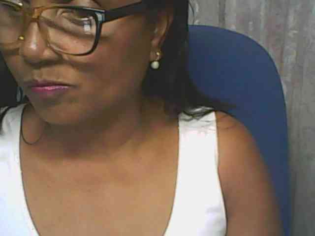 hotmomsexy webcam