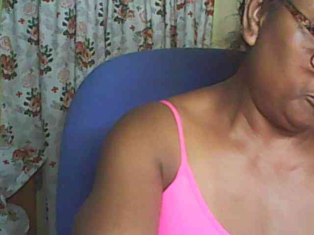 hotmomsexy webcam