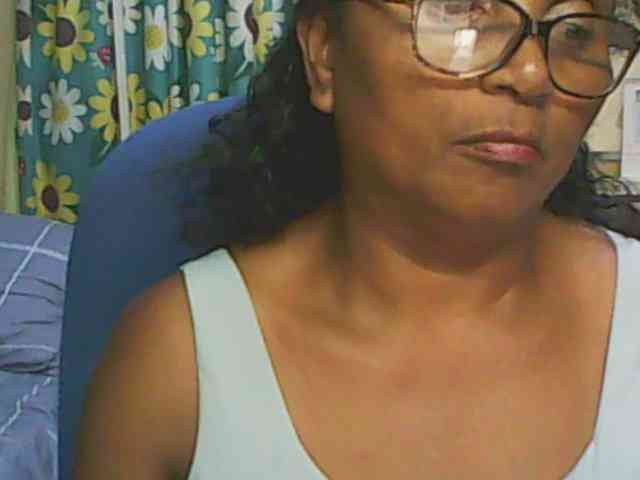 hotmomsexy webcam