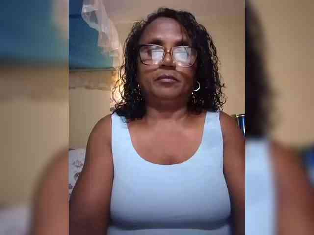 hotmomsexy webcam