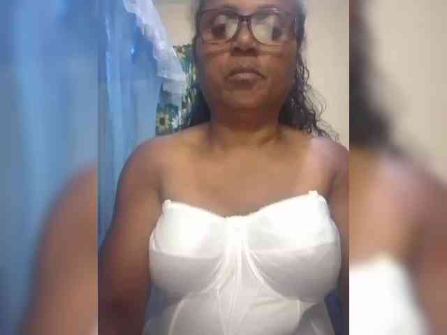 hotmomsexy webcam
