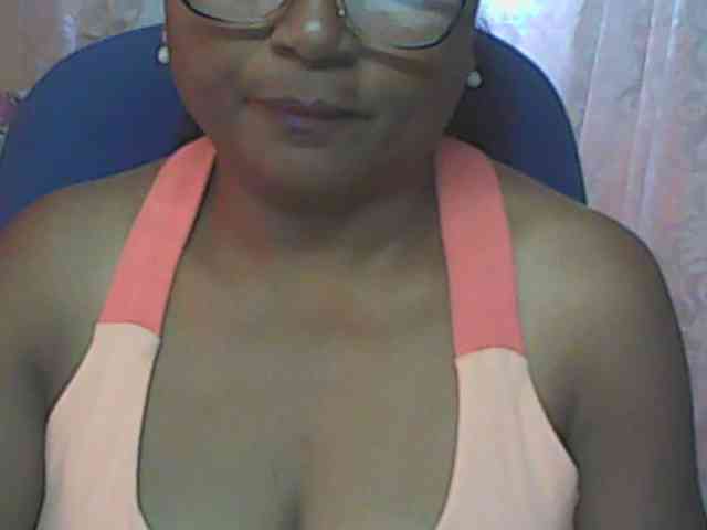 hotmomsexy webcam