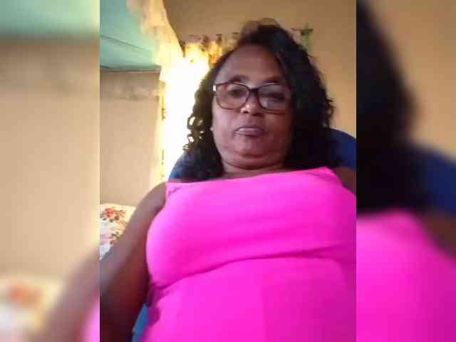 hotmomsexy webcam