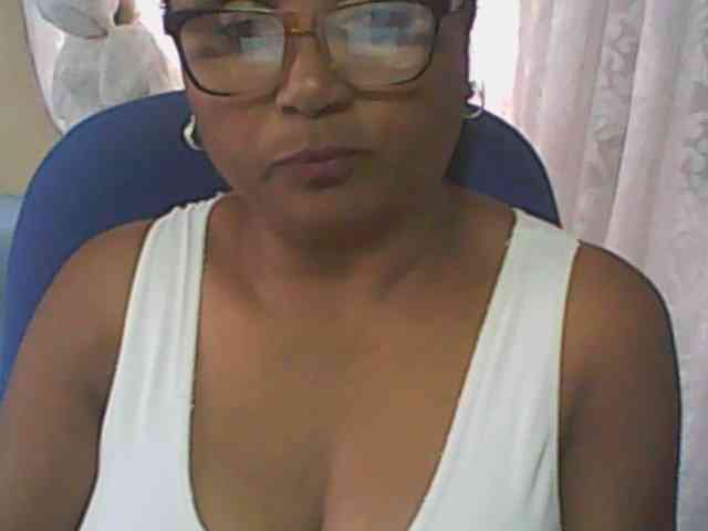 hotmomsexy webcam