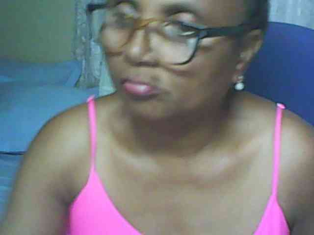 hotmomsexy webcam