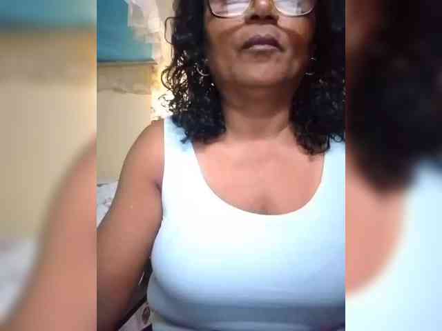 hotmomsexy webcam