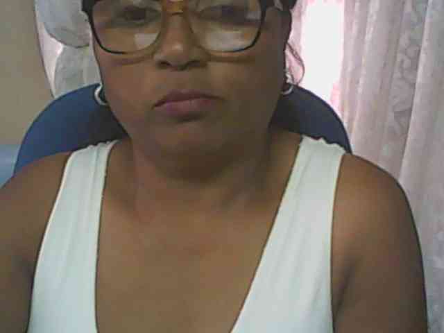 hotmomsexy webcam