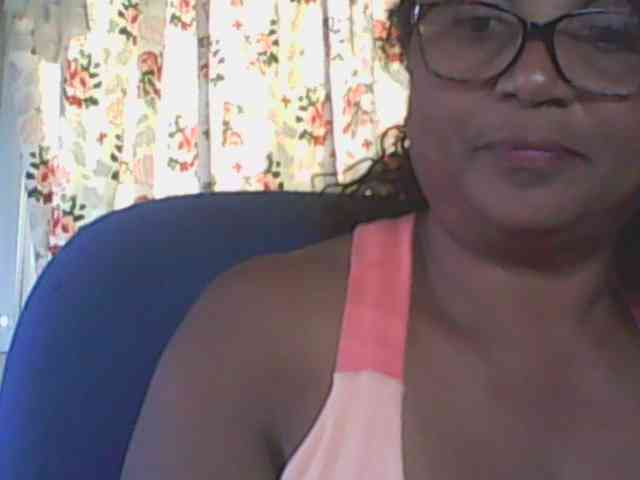 hotmomsexy webcam