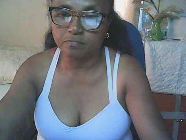 hotmomsexy webcam