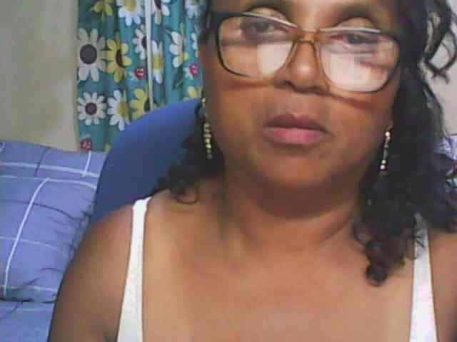 hotmomsexy webcam