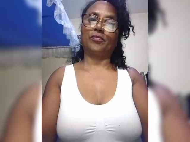 hotmomsexy webcam