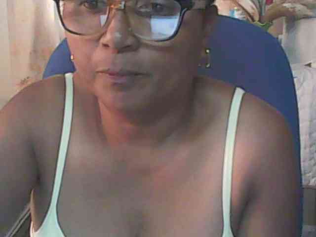hotmomsexy webcam