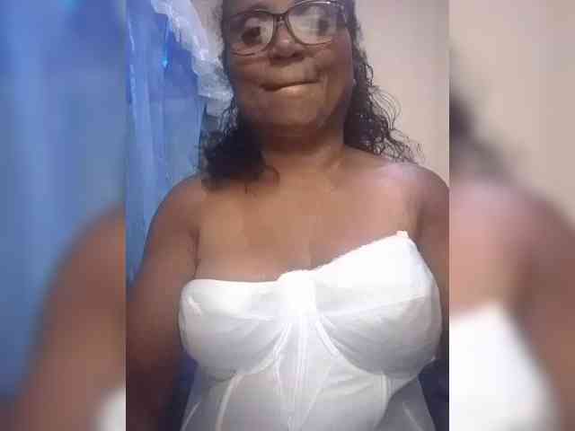 hotmomsexy webcam