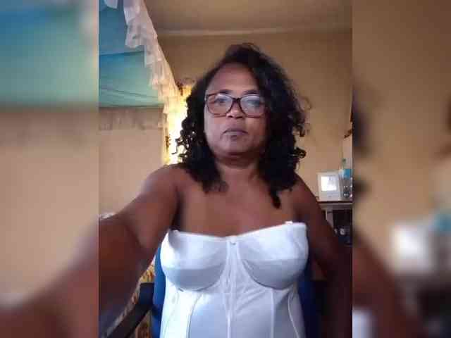 hotmomsexy webcam