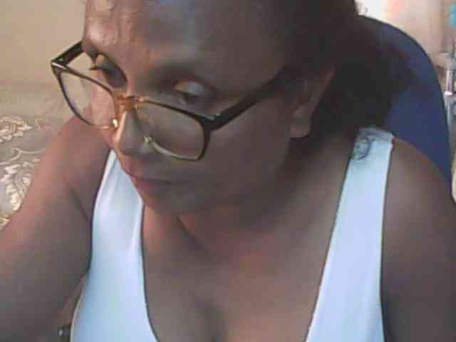 hotmomsexy webcam