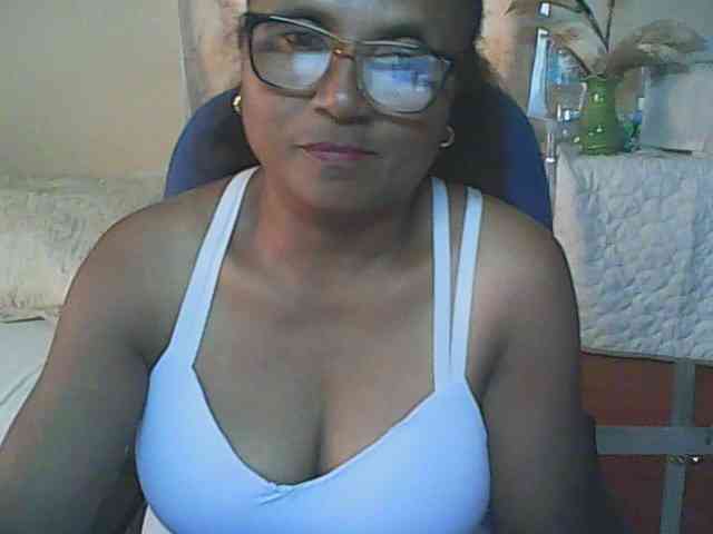 hotmomsexy webcam