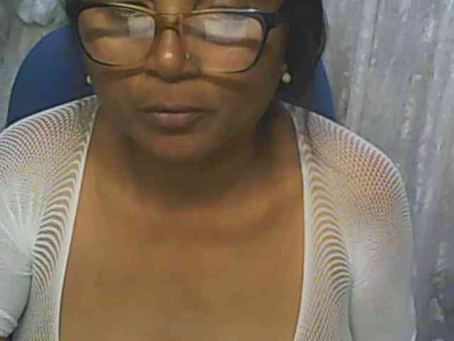 hotmomsexy webcam