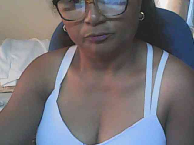 hotmomsexy webcam