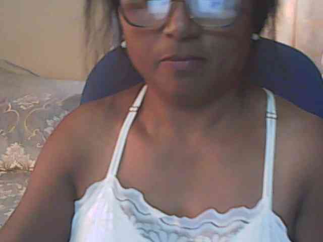 hotmomsexy webcam