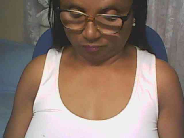hotmomsexy webcam