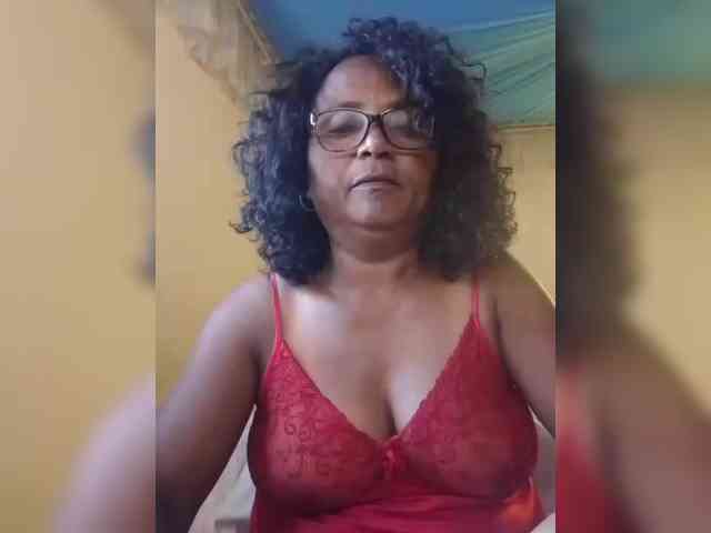 hotmomsexy webcam