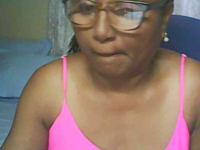hotmomsexy webcam