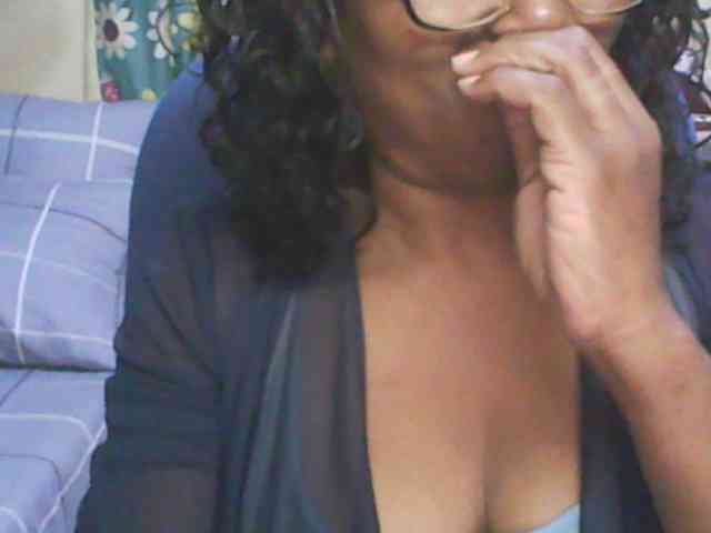 hotmomsexy webcam