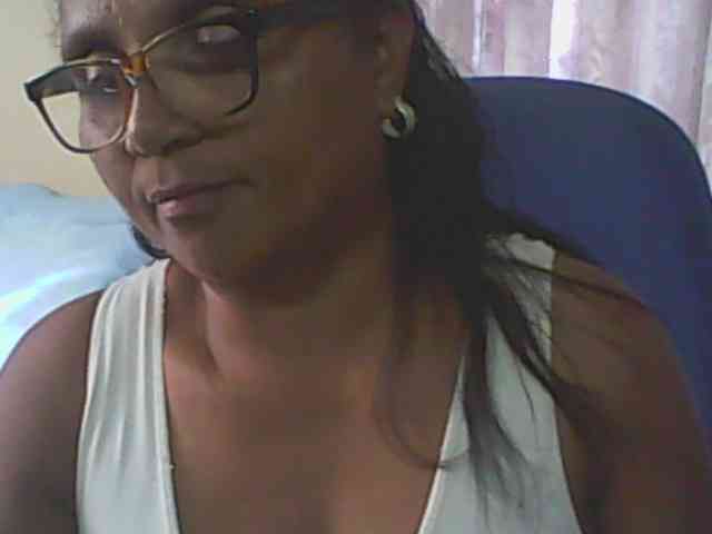 hotmomsexy webcam