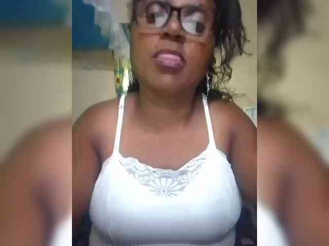 hotmomsexy webcam