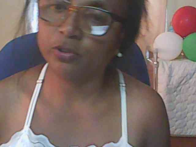hotmomsexy webcam