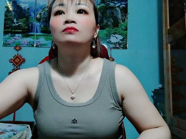 Linhanhsex2k's BongaCams show and profile