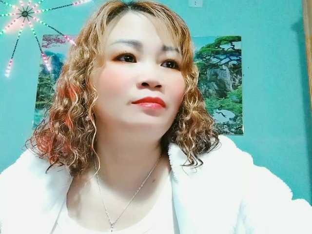 Linhanhsex2k's BongaCams show and profile