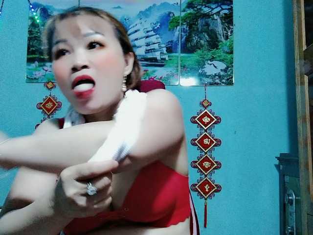 Linhanhsex2k's BongaCams show and profile