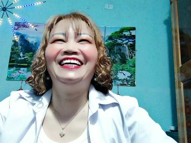 Linhanhsex2k's BongaCams show and profile