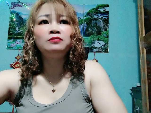 Linhanhsex2k's BongaCams show and profile