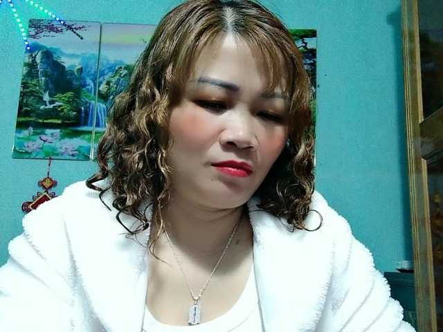 Linhanhsex2k's BongaCams show and profile