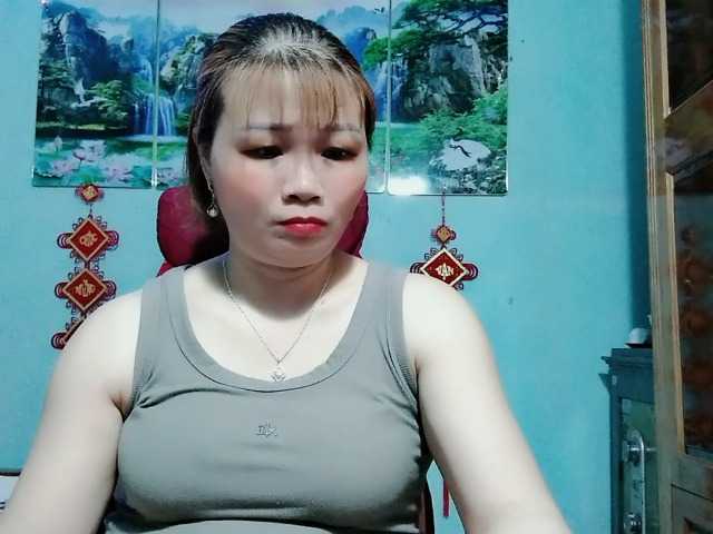 Linhanhsex2k's BongaCams show and profile