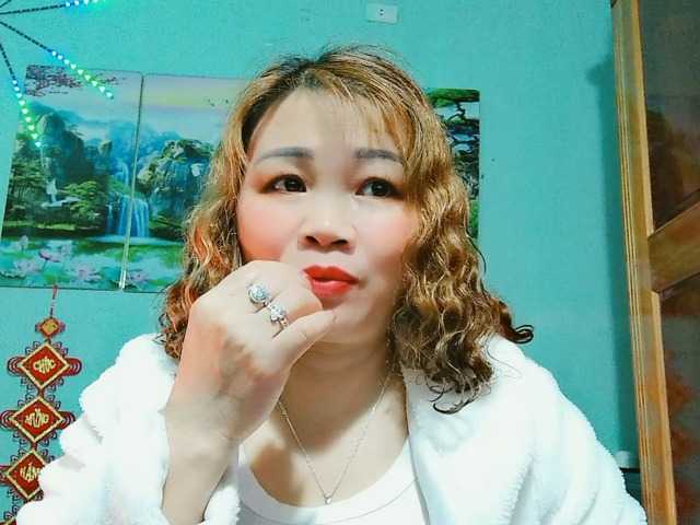 Linhanhsex2k's BongaCams show and profile