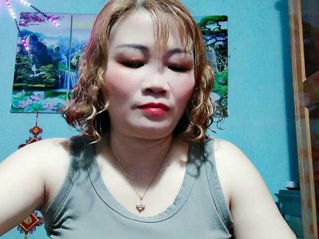 Linhanhsex2k's BongaCams show and profile