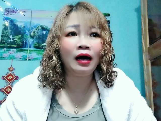 Linhanhsex2k's BongaCams show and profile