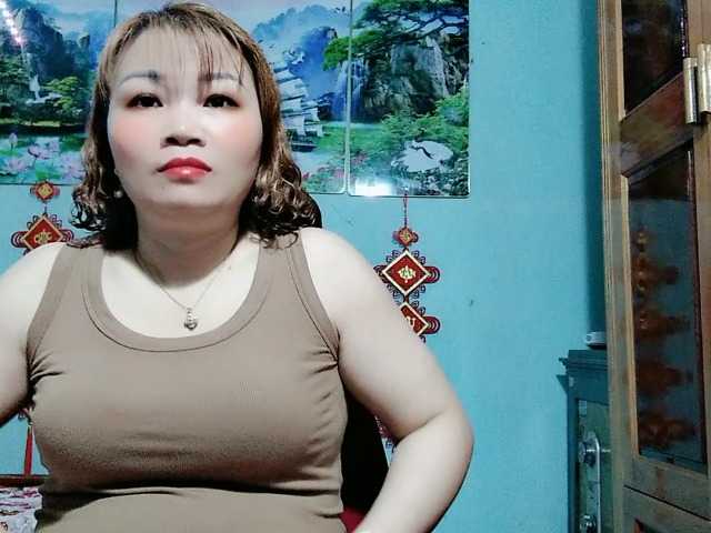 Linhanhsex2k's BongaCams show and profile