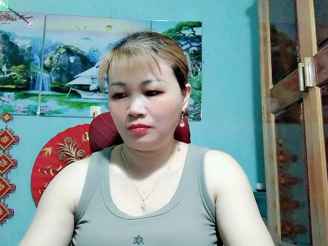 Linhanhsex2k's BongaCams show and profile