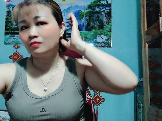 Linhanhsex2k's BongaCams show and profile