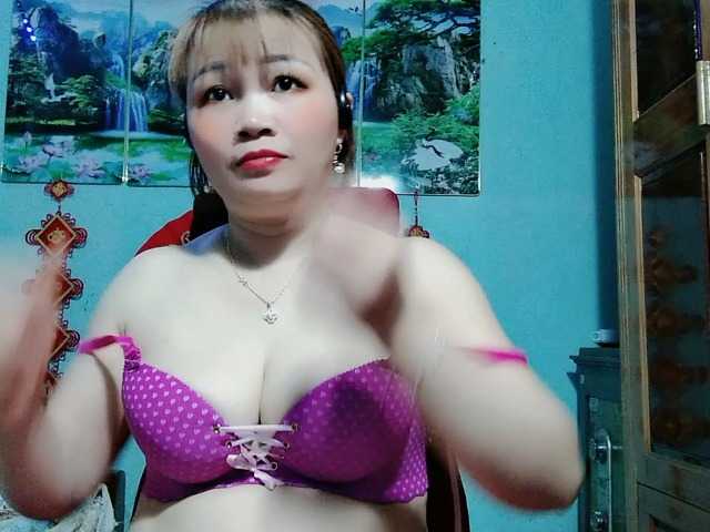 Linhanhsex2k's BongaCams show and profile