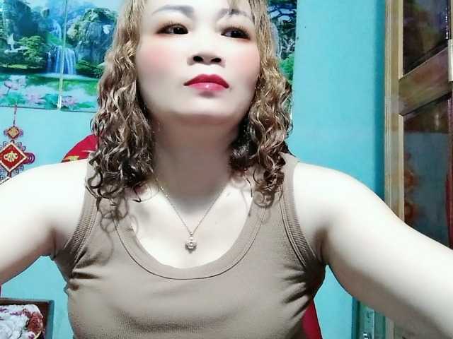 Linhanhsex2k's BongaCams show and profile