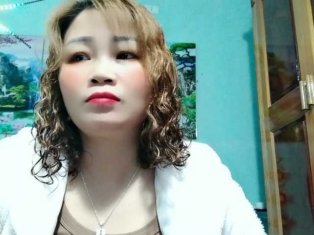 Linhanhsex2k's BongaCams show and profile